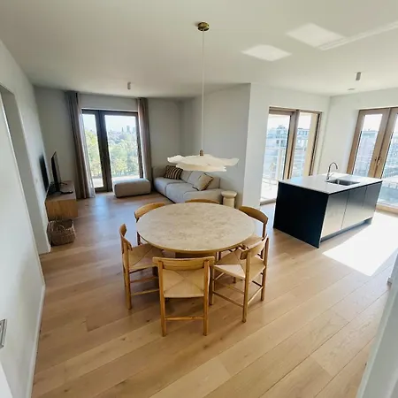 New Luxury In Prime Location In