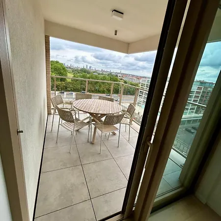 Apartment New Luxury In Prime Location In