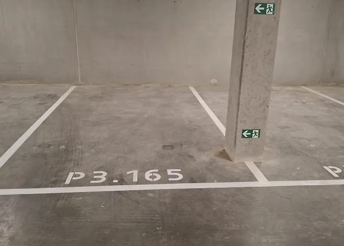 New Luxury In Prime Location In Apartament *